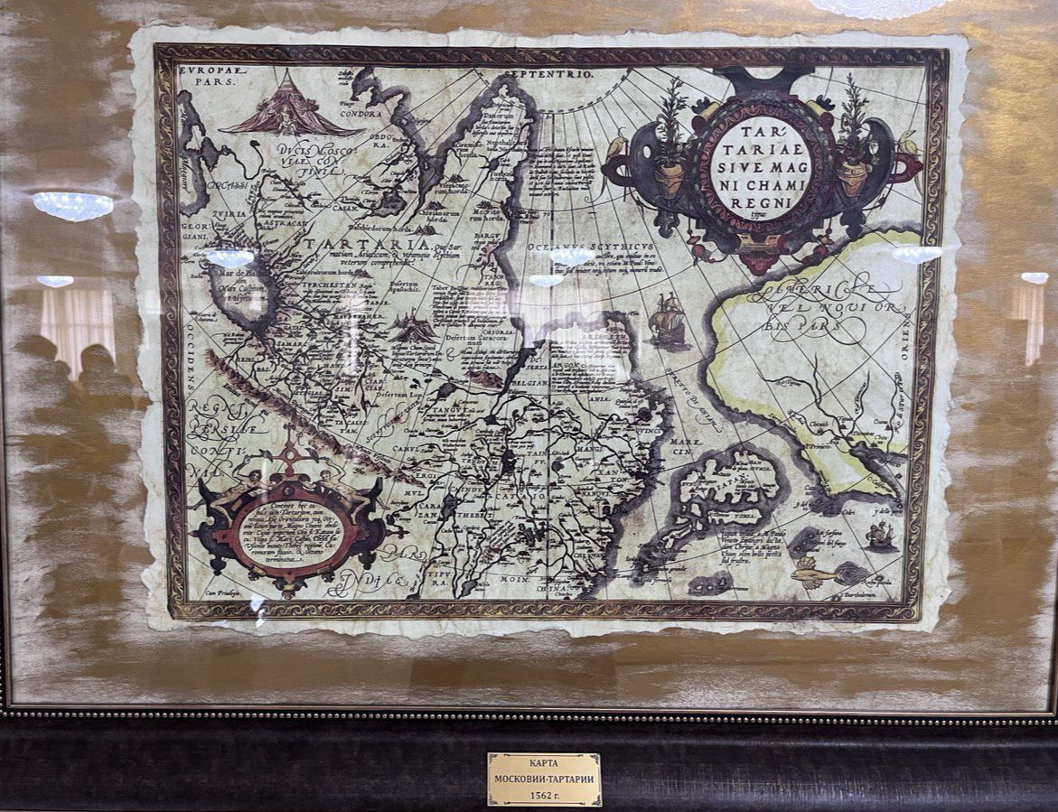 Историческая карта в культурно-развлекательном центре Акрополь