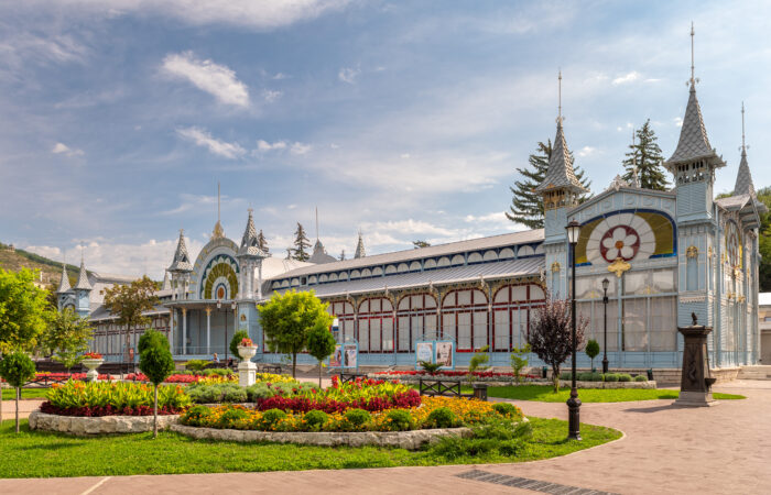 Лермонтовская галерея в парке Цветник