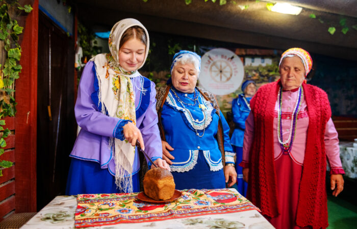 Представление традиционных обрядов Терских казаков с участием гостей во время экскурсии из Пятигорска