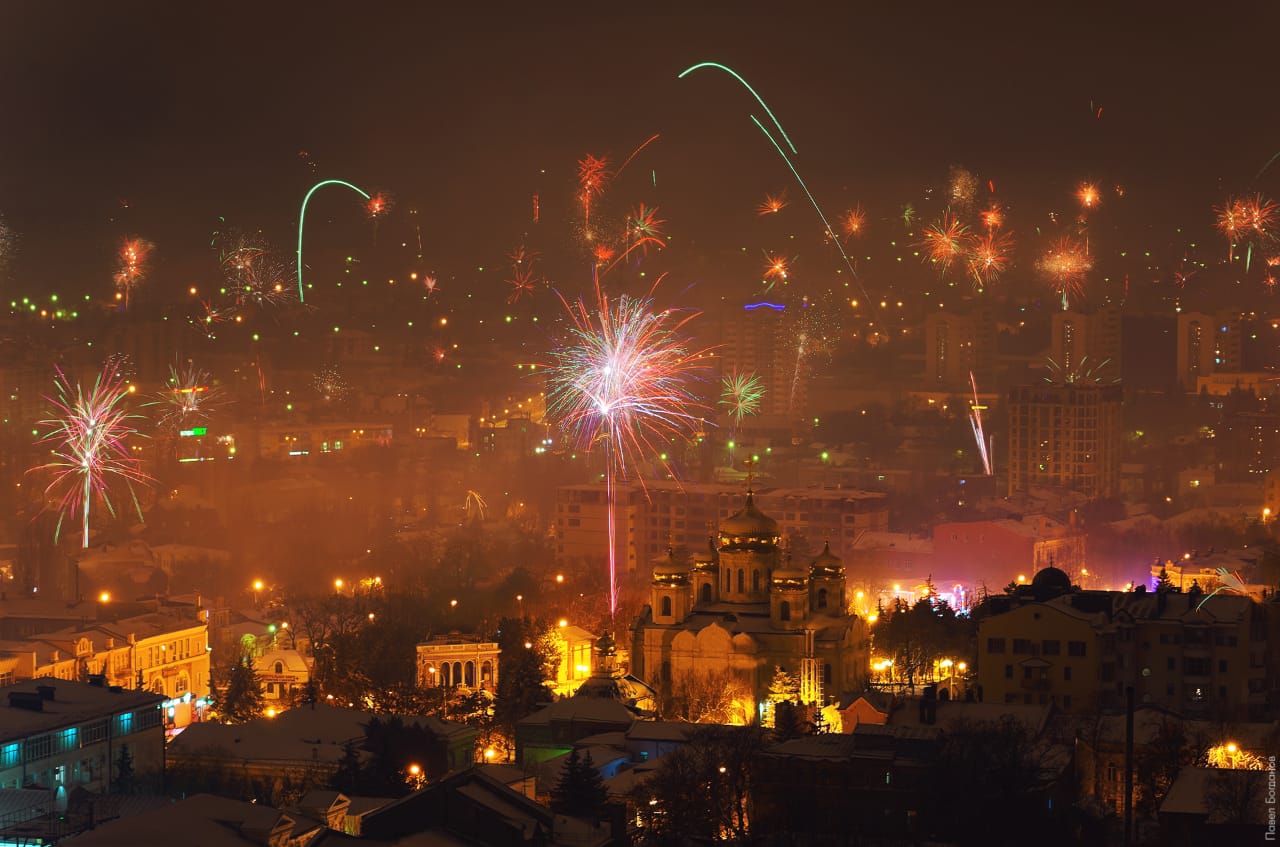 Вид на праздничный фейерверк, Пятигорск
